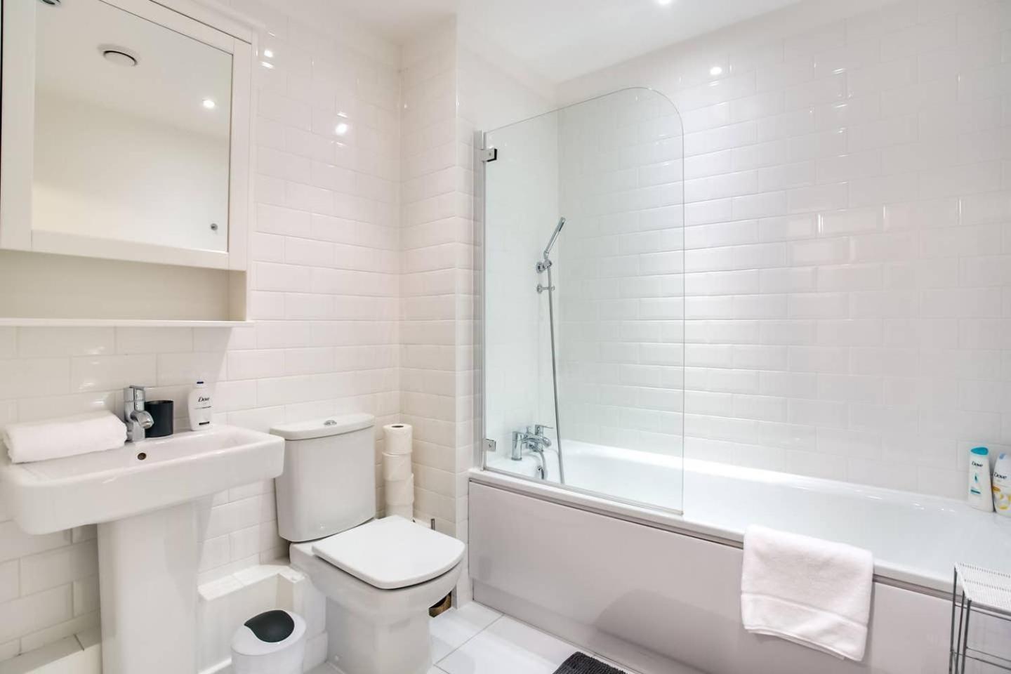 Guestready - Comfort By The Thames, W/ Balcony London Ngoại thất bức ảnh