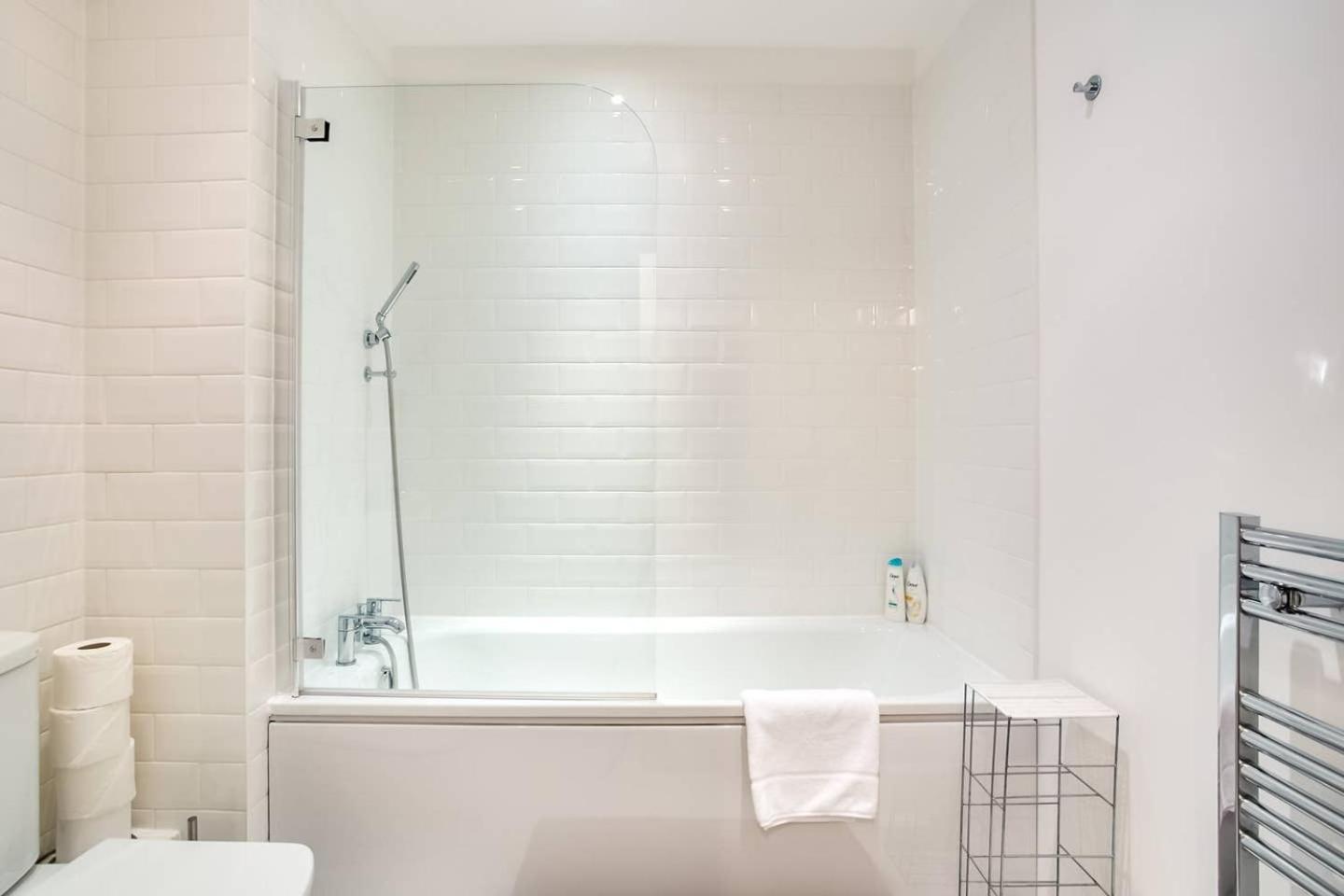 Guestready - Comfort By The Thames, W/ Balcony London Ngoại thất bức ảnh